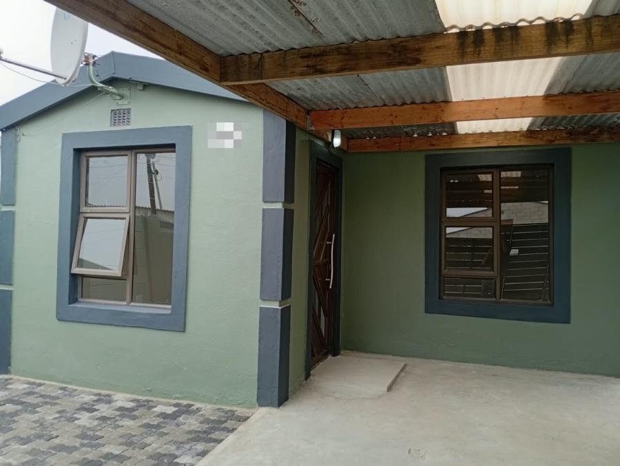 2 Bedroom Property for Sale in Mandela Park Western Cape